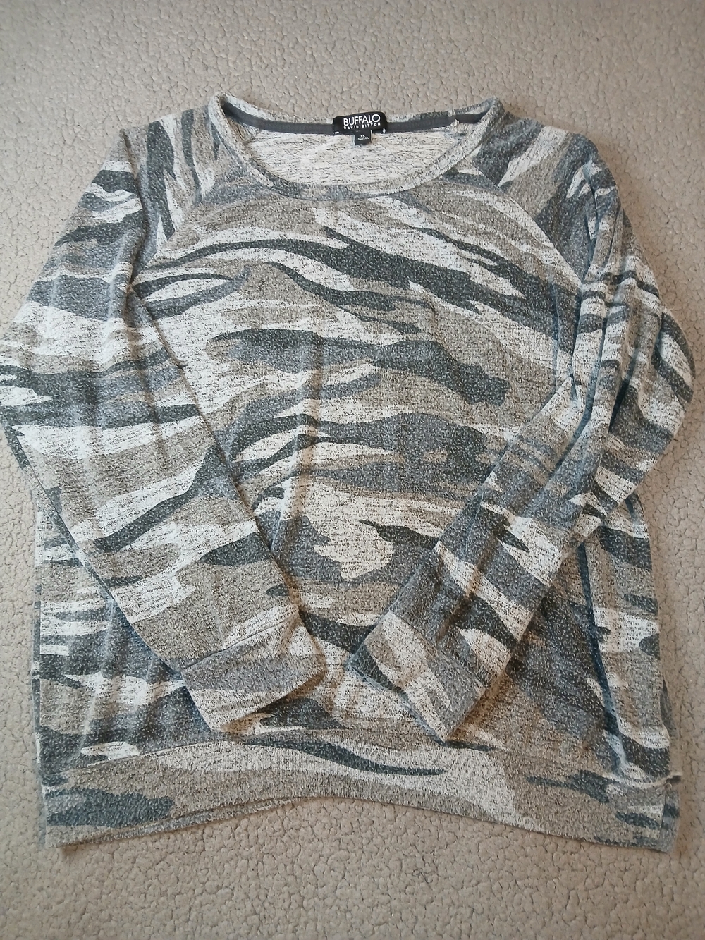 Buffalo David Bitton Womens Long Sleeve Ultra Soft SZ XL Top Pullover Camo Comfy